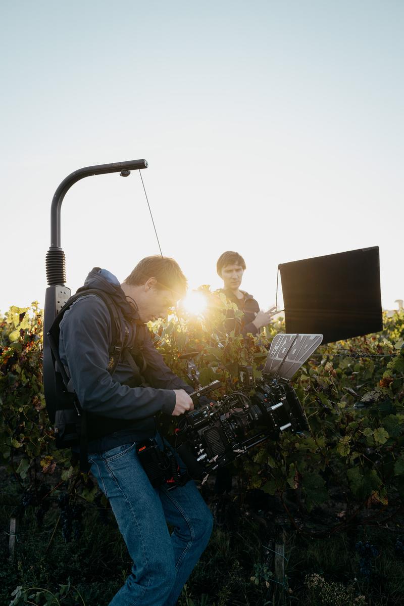 Théo Reynal shooting sunlight through vine leaves with Arri Alexa mini